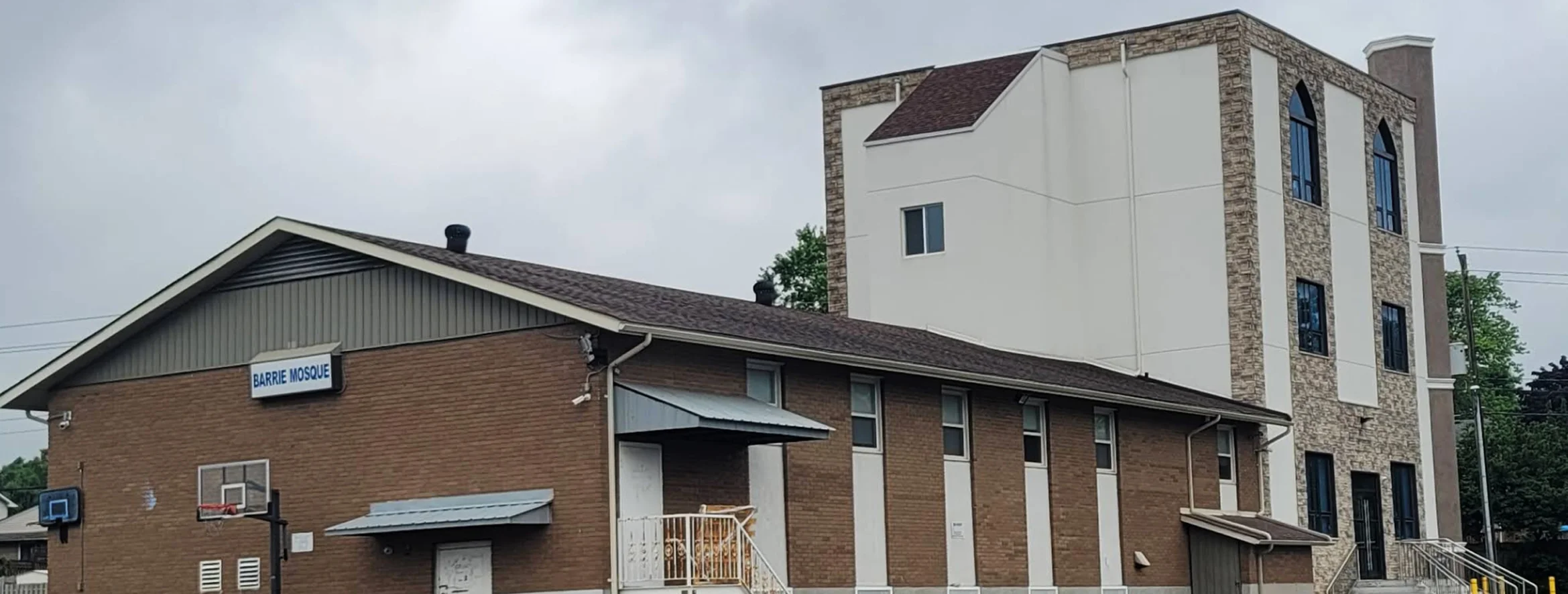 Exterior view of Barrie Mosque Barrie building